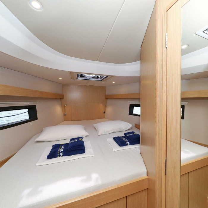 Levente | Bavaria C42 photo 6