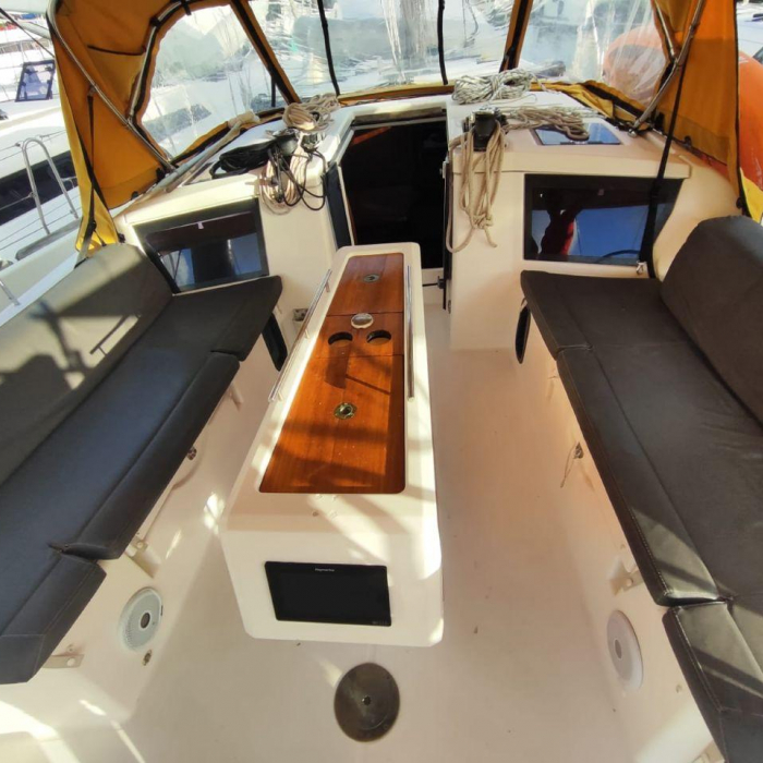 Besra | Dufour 430 GL photo 3