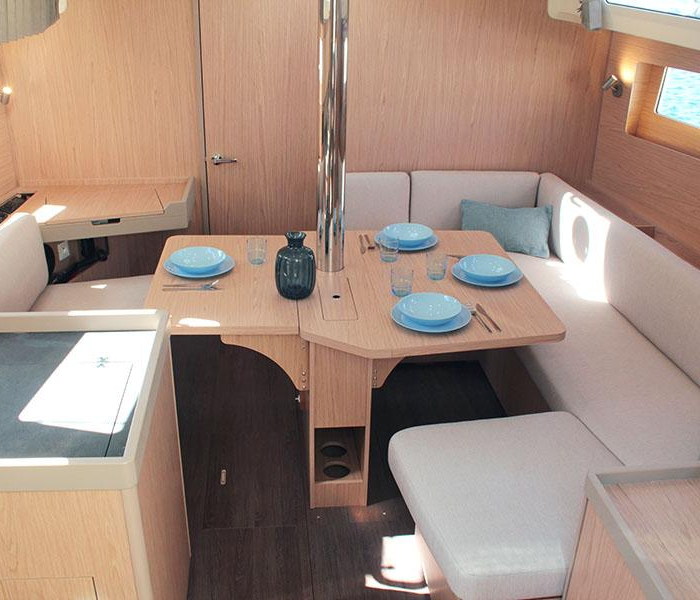 UNDER PRESSURE | Oceanis 41.1 photo 9