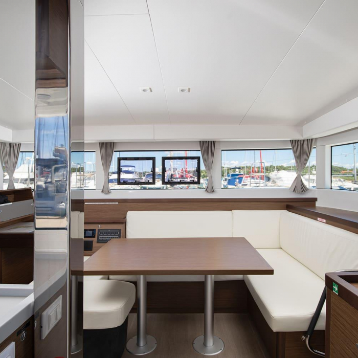 Yolo | Lagoon 40 photo 15