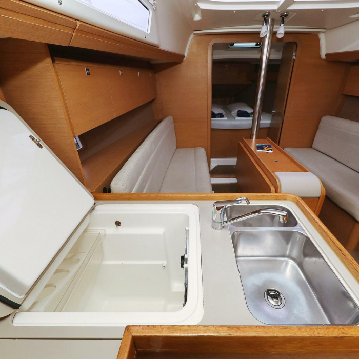 Sweet Lady | Dufour 350 GL photo 15