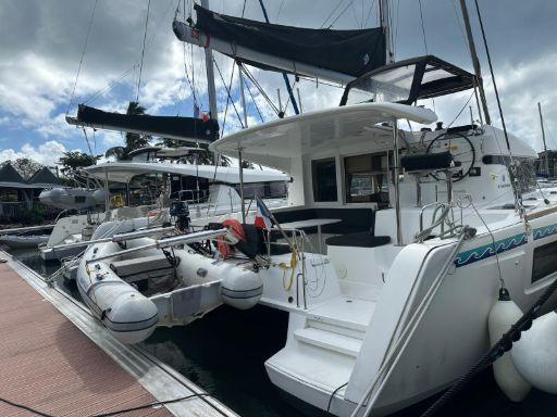 Unique | Lagoon 40 photo 3