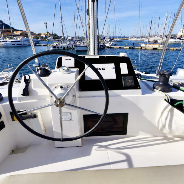 Gelmar - A/C, Generator, Water maker | Nautitech 46 Fly photo 2