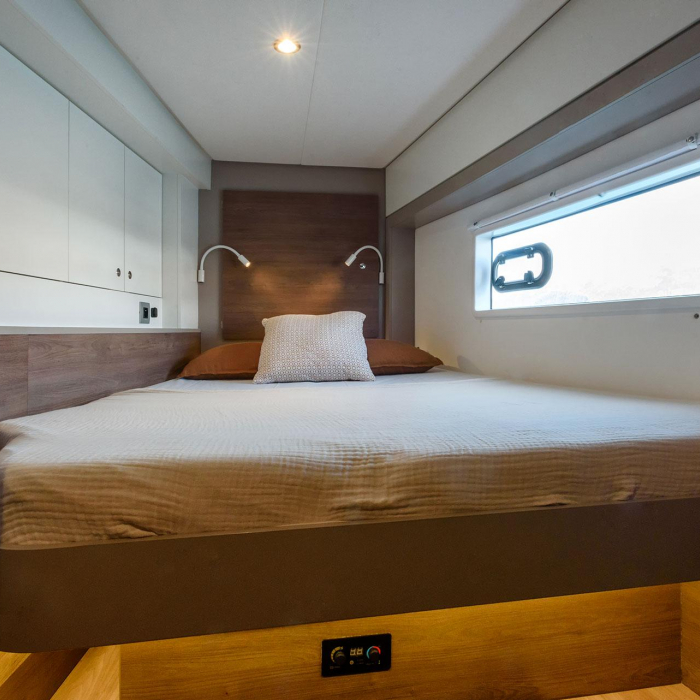 ORSA 5 - A/C, Generator, Water maker | Bali 4.2 photo 8