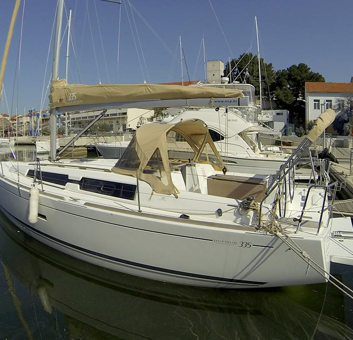 Lara | Dufour 335 GL photo 5