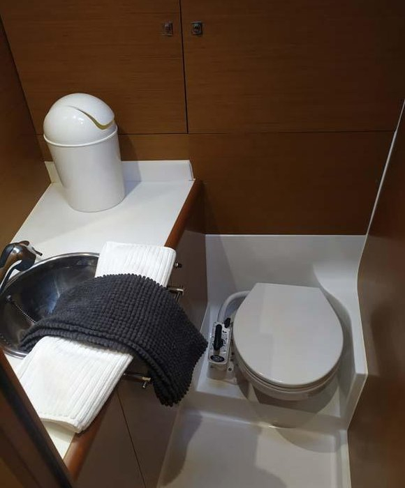 Mango Tango | Sun Odyssey 419 photo 17