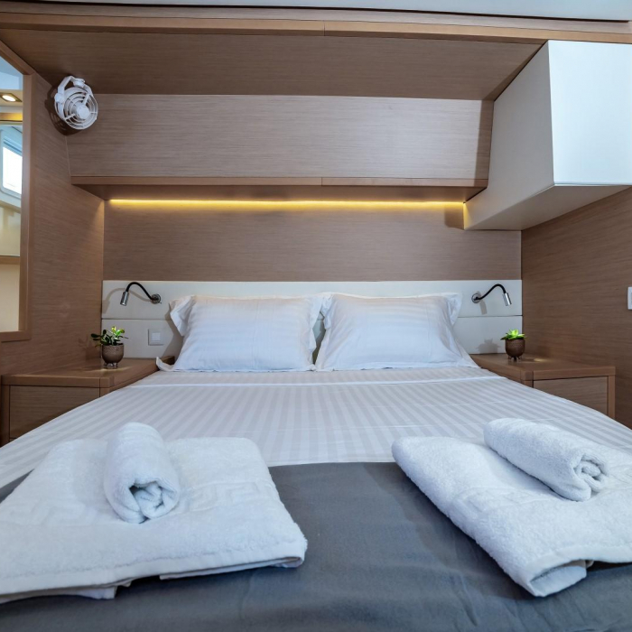 White Pearl | Lagoon 52 photo 17