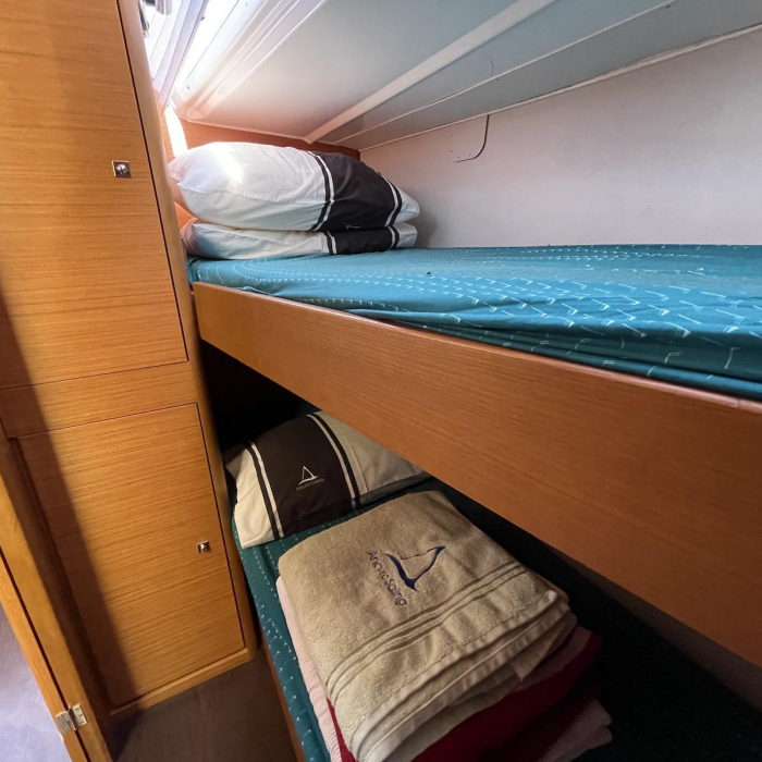 Sweet | Dufour 430 GL photo 11