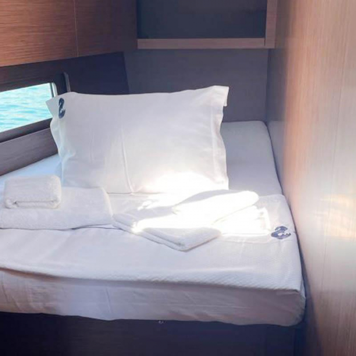 West | Oceanis 46.1 photo 8