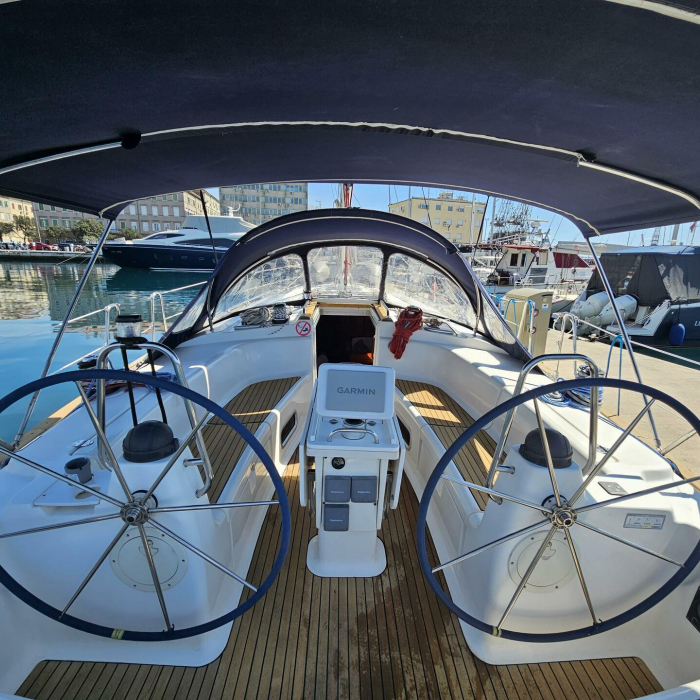 Sea Toy | Bavaria 44 photo 14