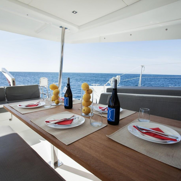 Olympus - Green Wave | Fountaine Pajot 45 photo 9