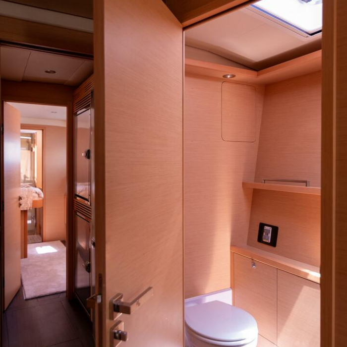 Amber | Lagoon 560 photo 16