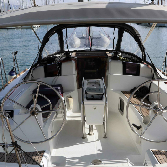 Economy | Sun Odyssey 379 photo 1