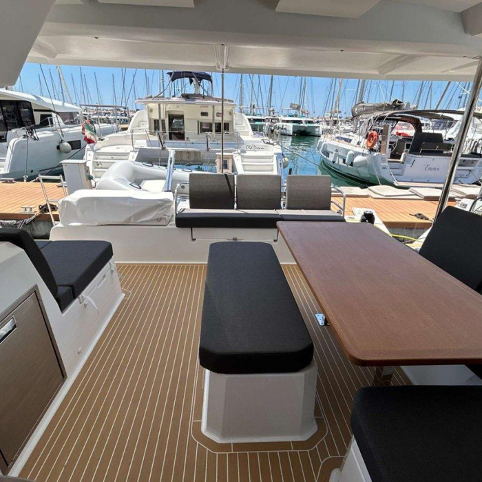 Deutz | Fountaine Pajot Astrea 42 photo 20
