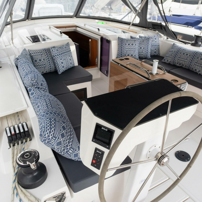 Arke | Bavaria C46 photo 3