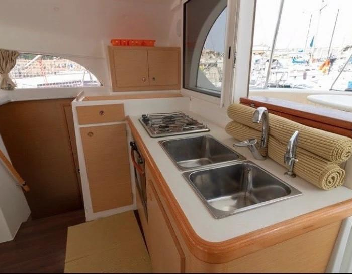 Giulia | Lagoon 380 photo 5