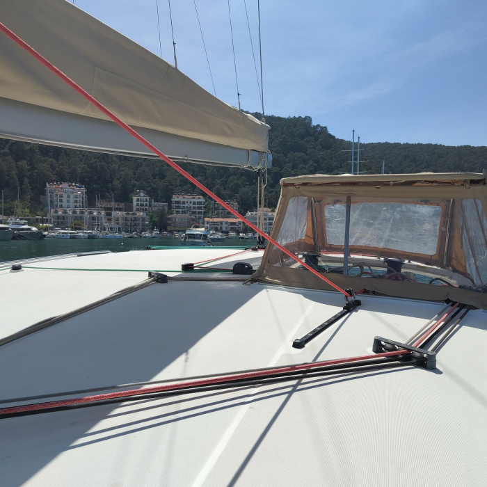 Santi | Lagoon 400 photo 7