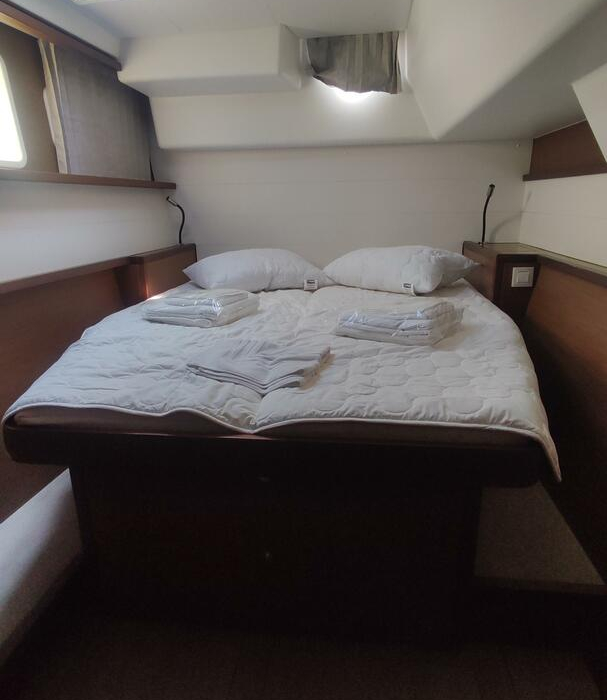 Alex Jr. | Lagoon 450 Flybridge photo 9