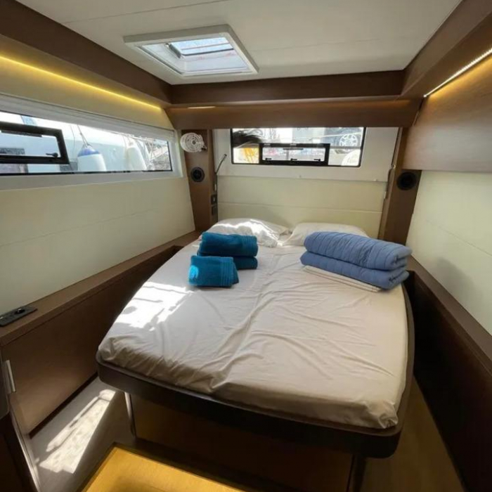 Silhouette | Lagoon 50 photo 6