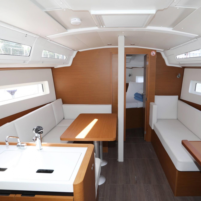 Red Kiss | Sun Odyssey 380 photo 11