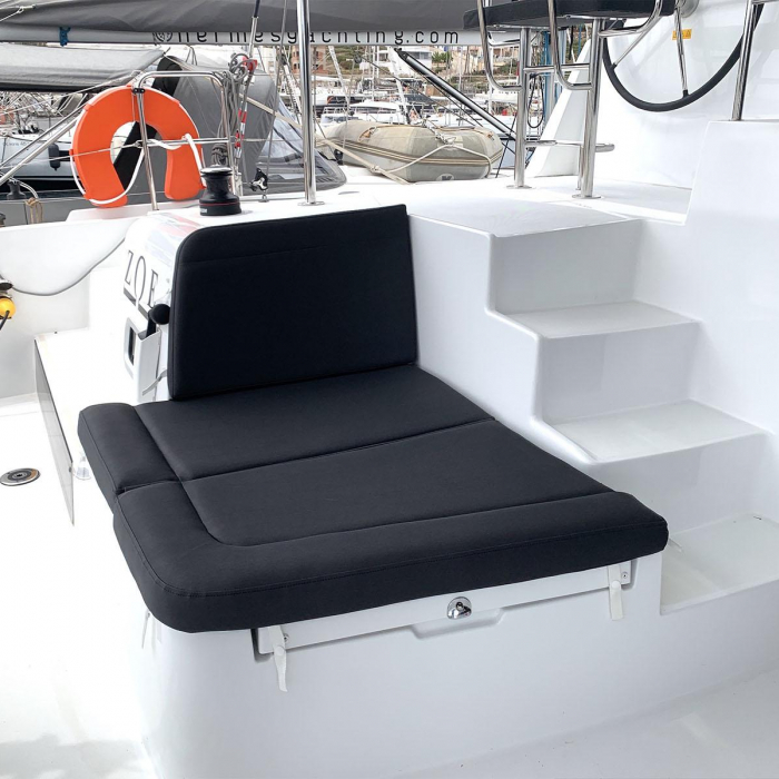 Zoe | Lagoon 42 photo 4