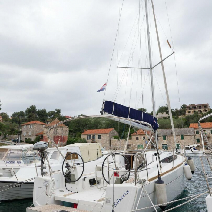 Siberia | Sun Odyssey 349 photo 3