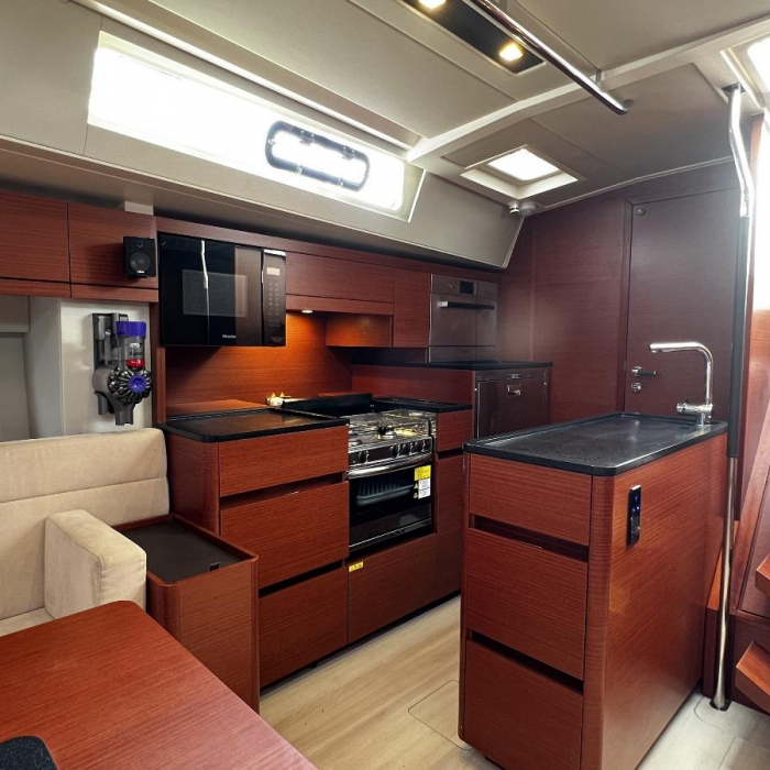 MiR | Hanse 548 photo 19