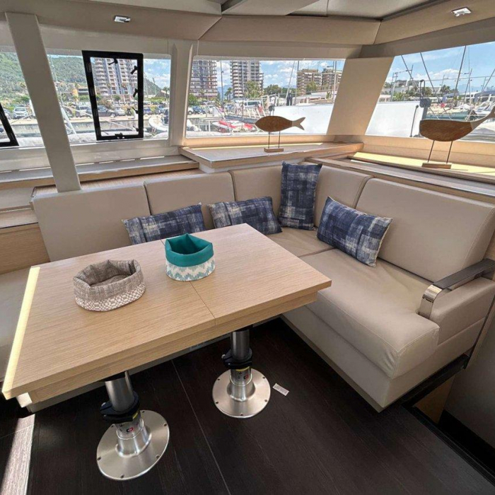 Deutz | Fountaine Pajot Astrea 42 photo 14