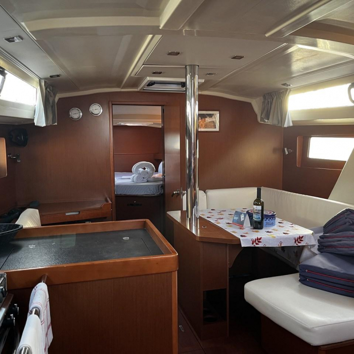 Malika | Oceanis 41.1 photo 7