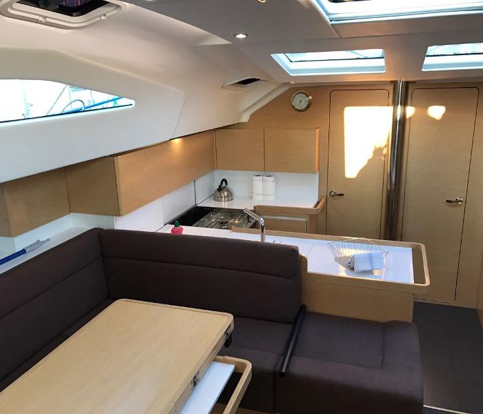 Moonlight | Elan 50 Impression photo 16