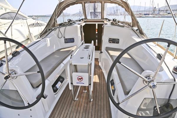Dynamene | Sun Odyssey 349 photo 3