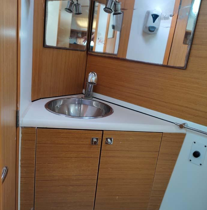 Miss Elli | Sun Odyssey 44i photo 6