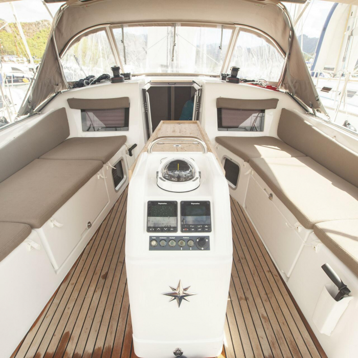 Sea Breeze | Sun Odyssey 410 photo 3