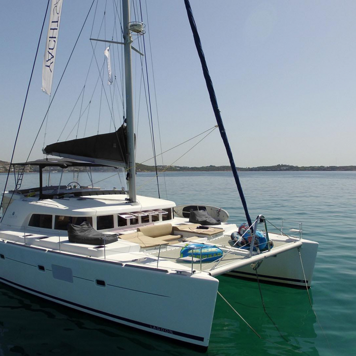 The Full House | Lagoon 500 photo 2