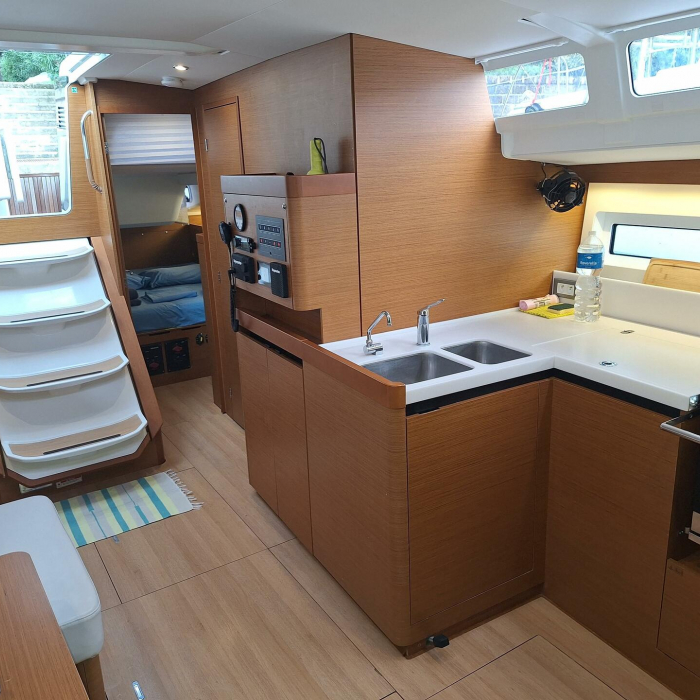 Francoise | Sun Odyssey 490 photo 7