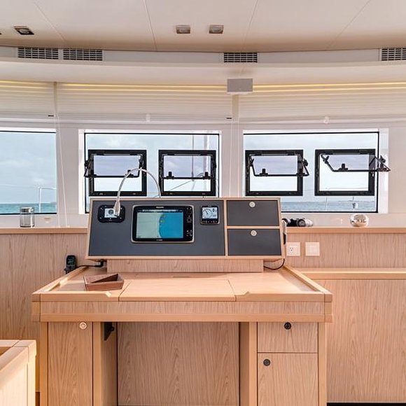 Addu | Lagoon 52 F photo 6