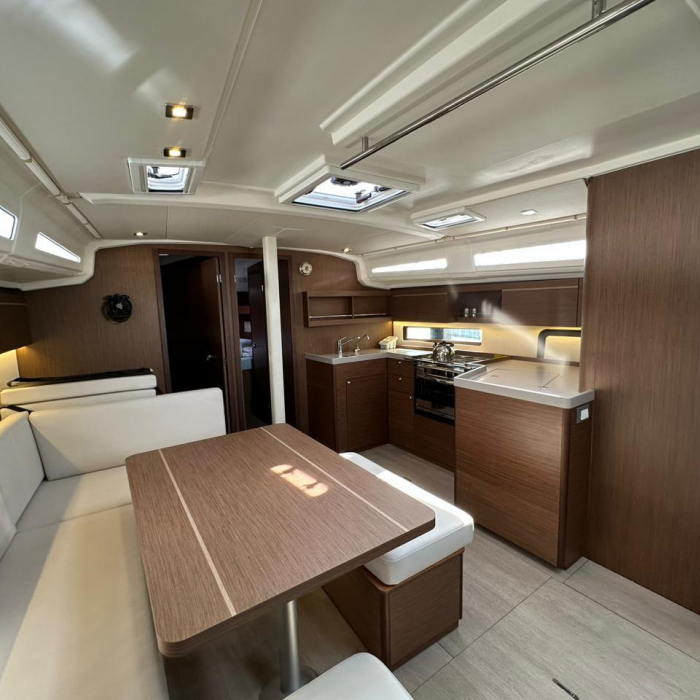 Class | Oceanis 40.1 photo 15