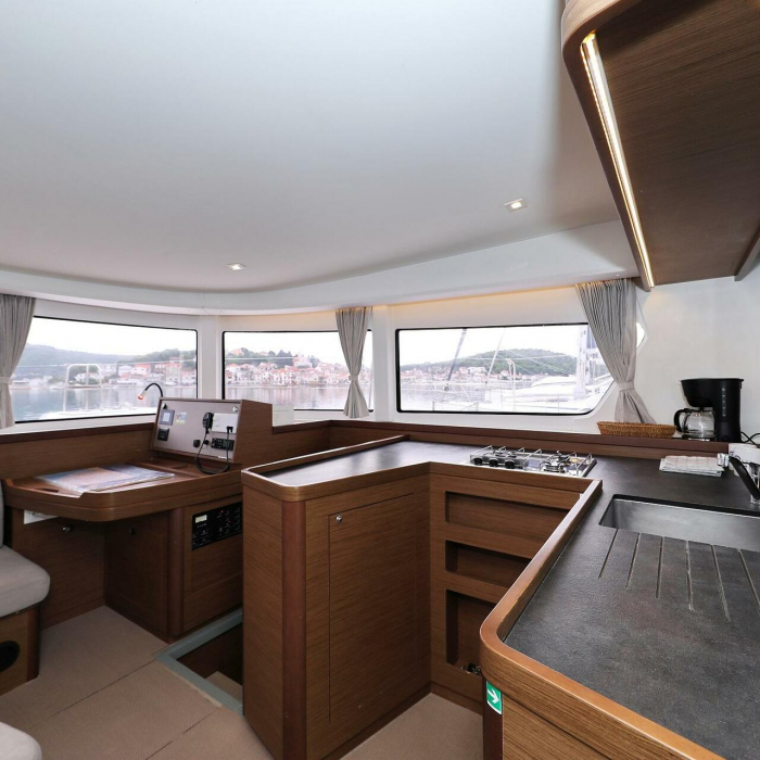 Best Friends I | Lagoon 42 photo 27