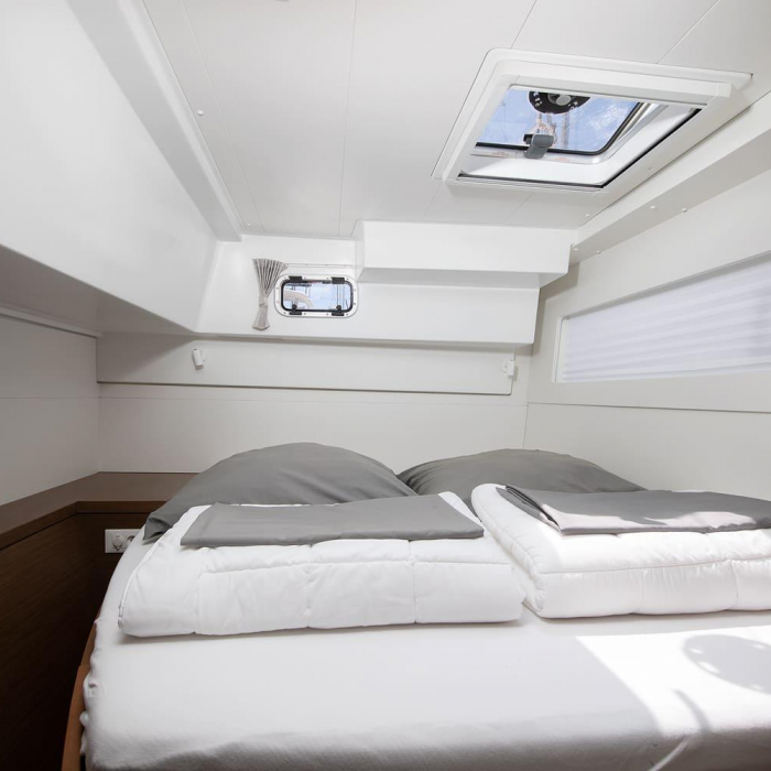 Yolo | Lagoon 40 photo 6