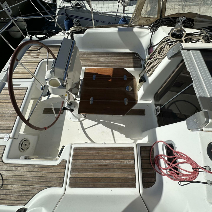 Blu | Oceanis 34 photo 4