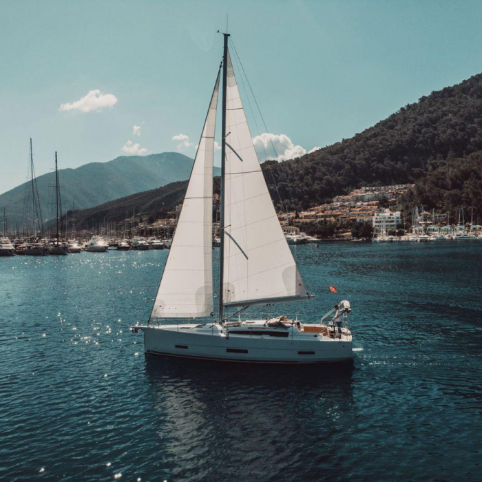 Paris | Dufour 390 photo 33