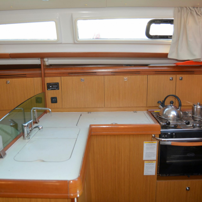 Billis | Sun Odyssey 36i photo 16