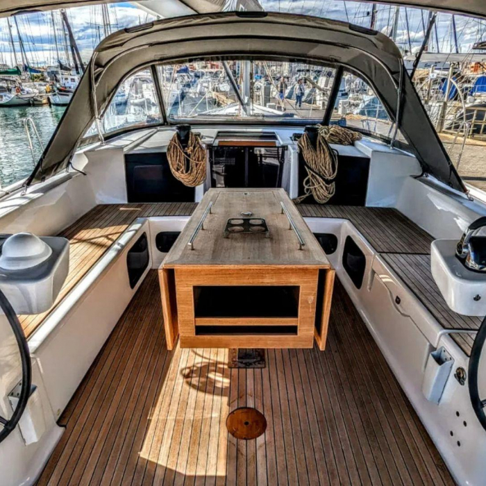 Razzmatazz | Dufour 56 Exclusive photo 4