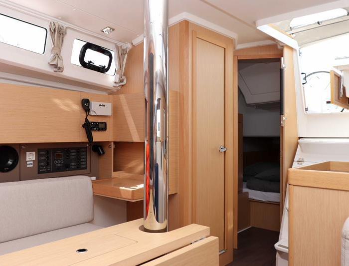 Aquarius | Oceanis 35.1 photo 9