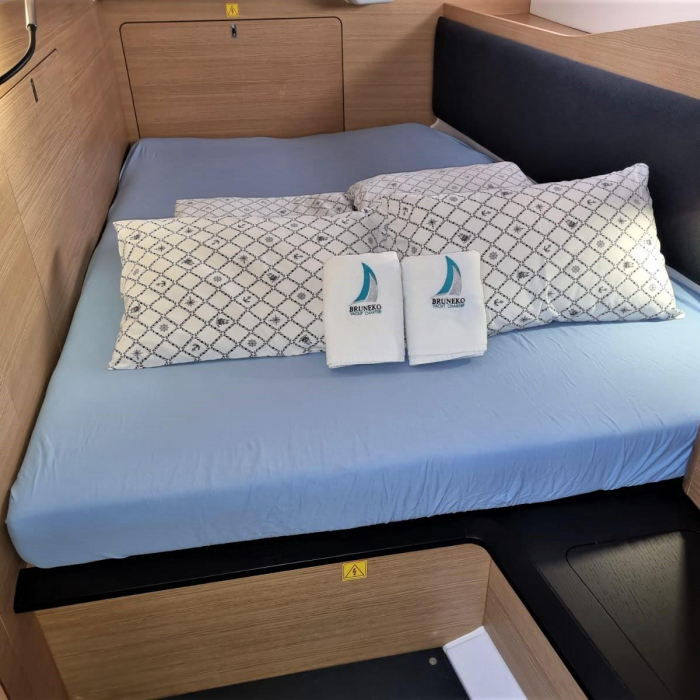 Contessa | Elan E6 photo 12