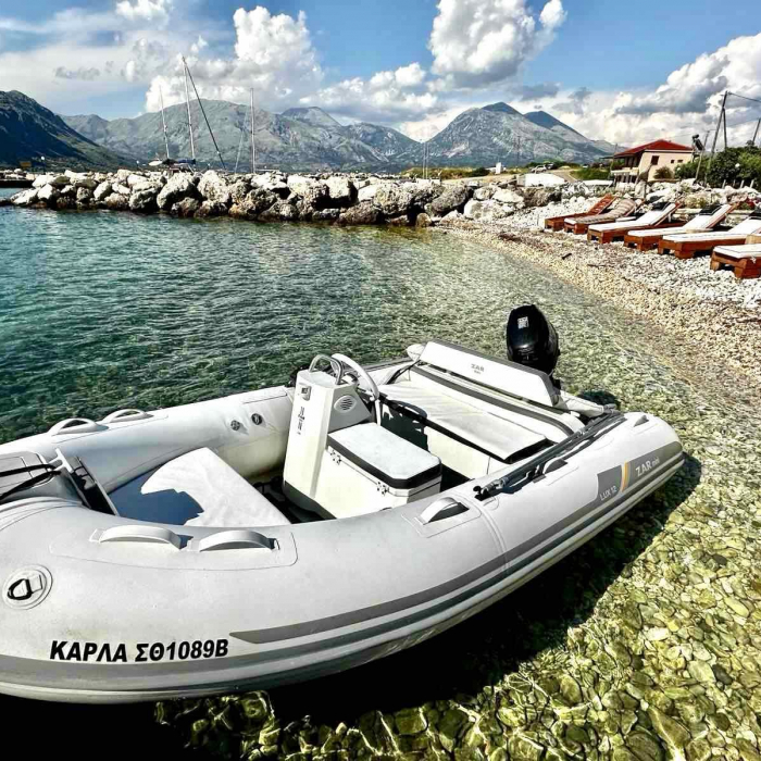 Karla | Lagoon 42 photo 5