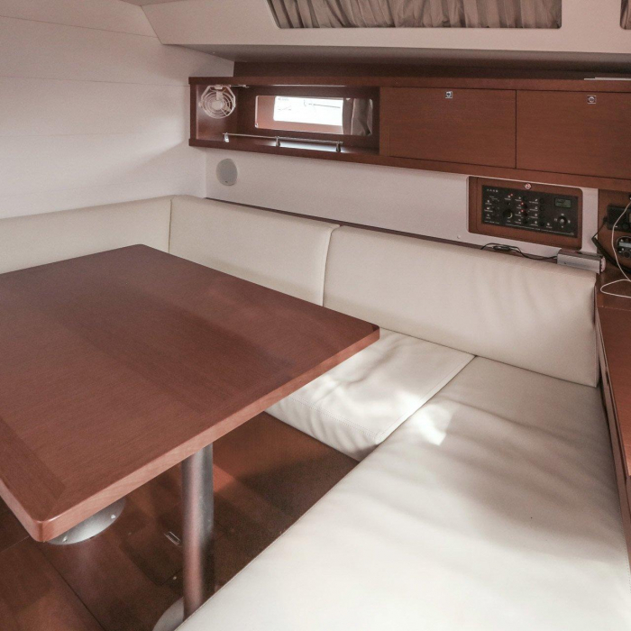 Twist | Oceanis 45 photo 6