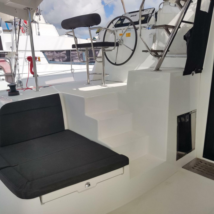 Sleepy | Lagoon 42 photo 11