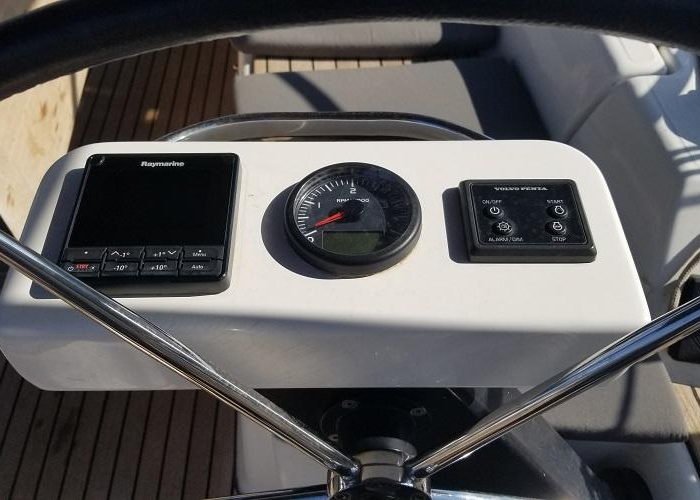 Ares | Dufour 360 GL photo 6