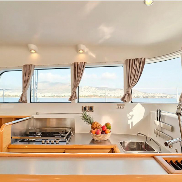 Sophia | Lagoon 50 photo 11